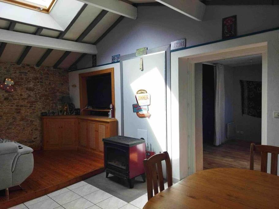 Charmante Maison Atypique En Village Saint-Colombin Ngoại thất bức ảnh